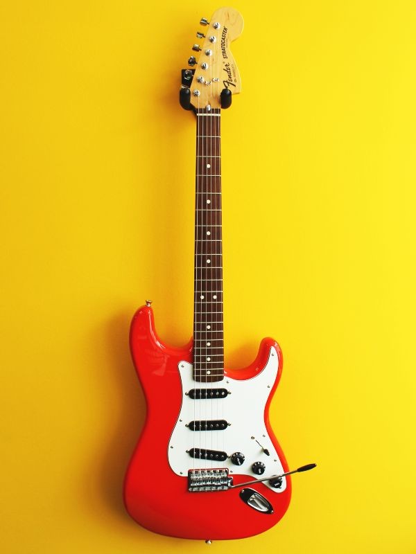 Fender MIJ Limited International Color Stratocaster